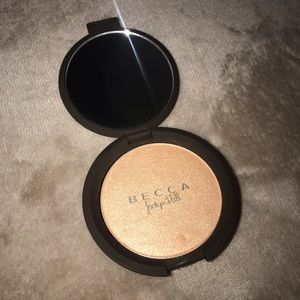 BECCA | Champagne Pop Highlighter Jaclyn Hill